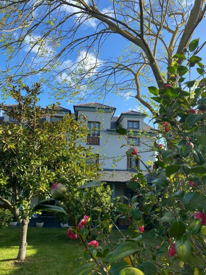 Las Casonas De Avellaneda Navia Eksteriør bilde